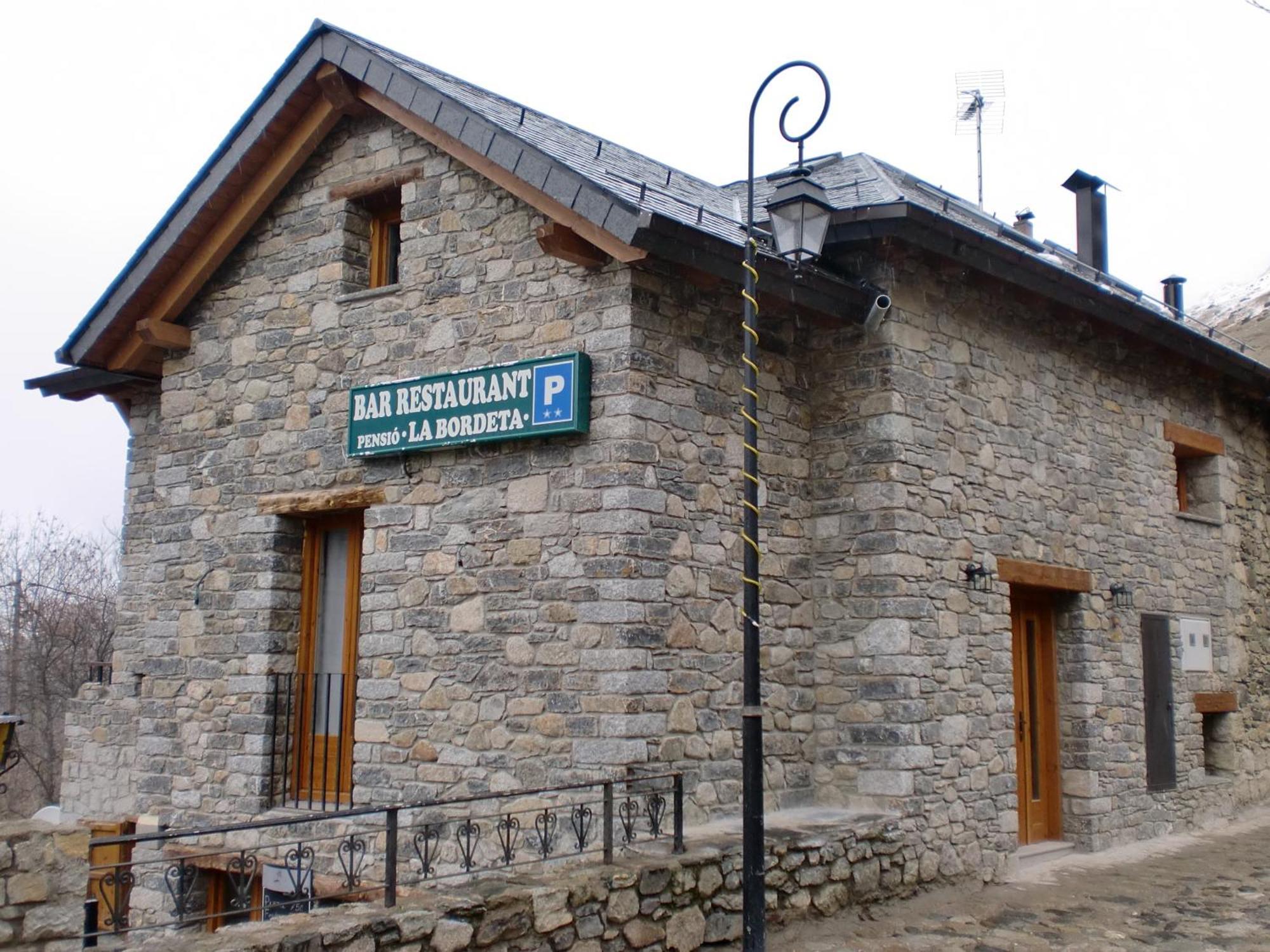 Pensio I Apartaments La Bordeta Estación Exterior foto